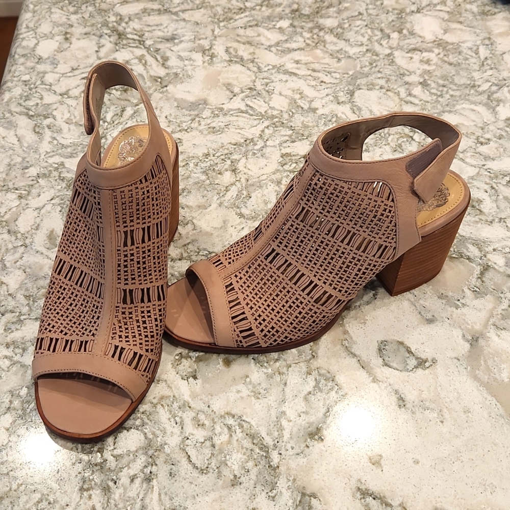 Vince Camuto Keannie Block Heel Sandal New with Box